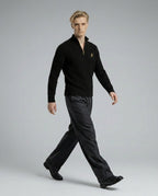 Model walking while wearing Strickpullover Unisex